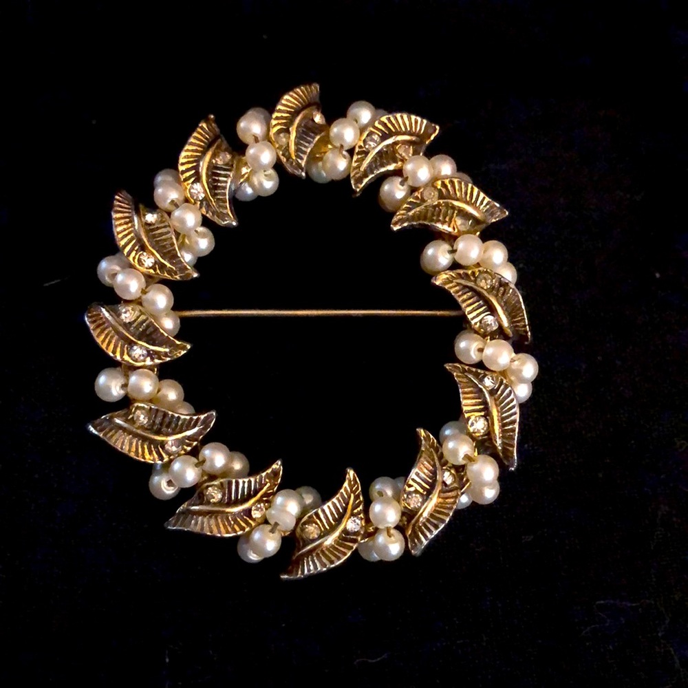 Vintage Mid- century Faux Pearl and Rhinestone Wreath Brooch